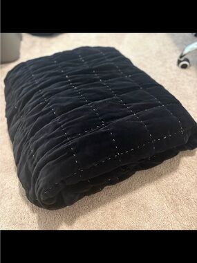 Pottery Barn Velvet Handcrafted Box Stitch Quilt - Black / Cream